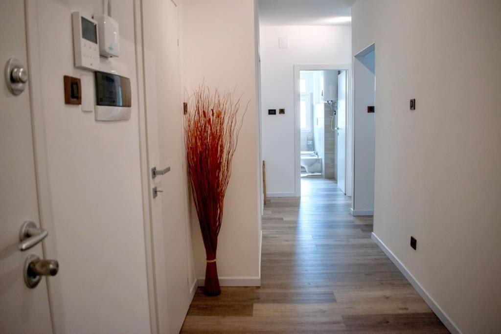 10Min From Center, 3 Bedroom Apartment With Balcony 트렌토 외부 사진