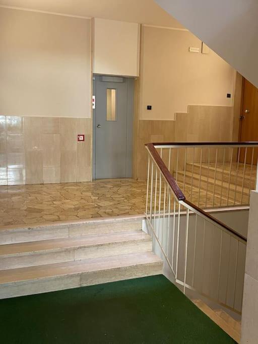 10Min From Center, 3 Bedroom Apartment With Balcony 트렌토 외부 사진