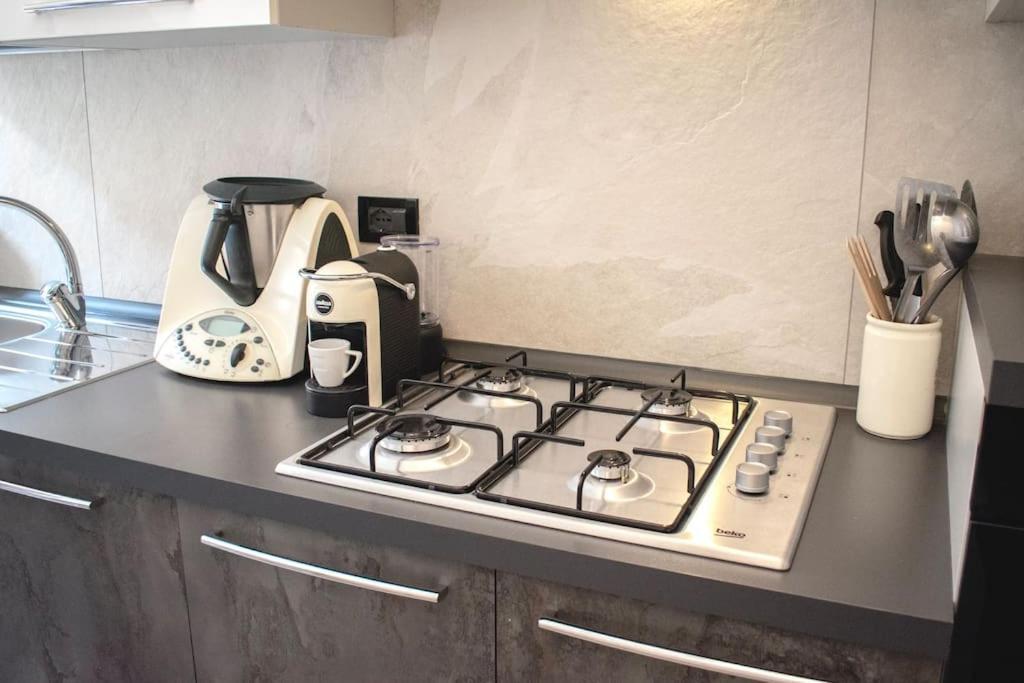10Min From Center, 3 Bedroom Apartment With Balcony 트렌토 외부 사진